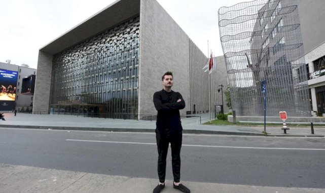 Taksim'de heykel tartışması: 'Buraya kafama göre bir şey koymadım'