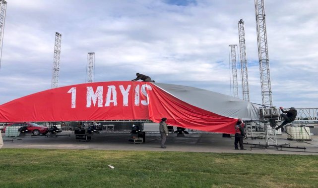 Yaşasın 1 Mayıs! Emekçiler Bugün Meydanlarda!