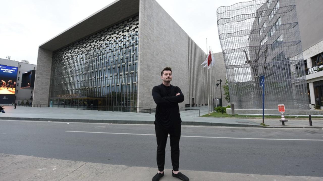Taksim&#039;de heykel tartışması: &#039;Buraya kafama göre bir şey koymadım&#039;