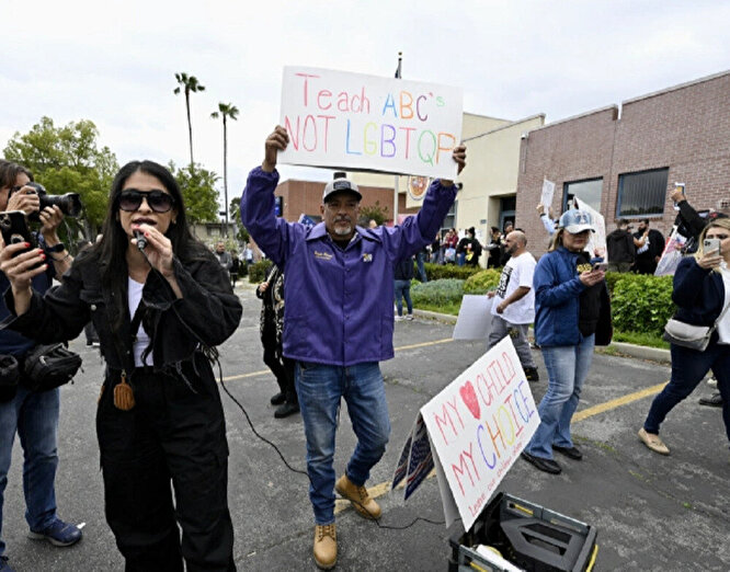 Amerika'da aileler LGBT için sokaklara indi