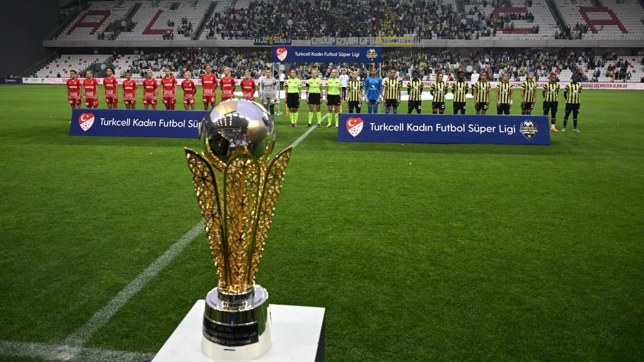 Kadınlar Süper Ligi'nde Fenerbahçe'yi yenen Ankara Büyükşehir Belediyesi şampiyon oldu