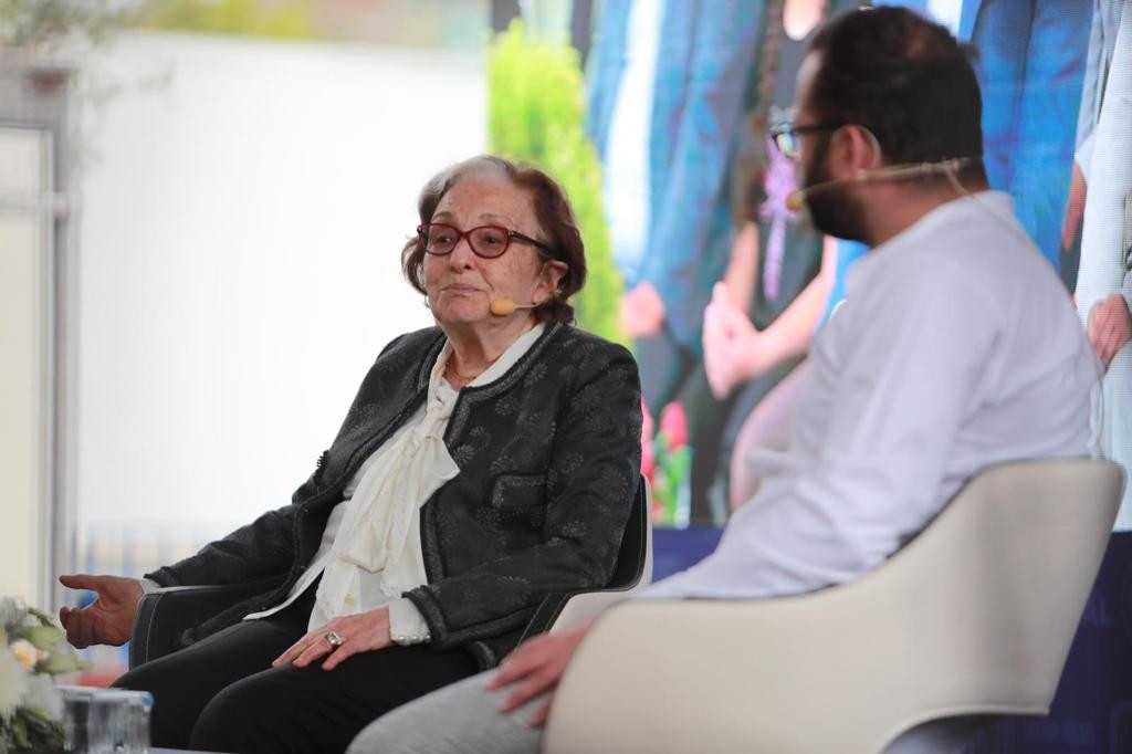 Kartal Kitap Fuarı'ndan Gülten Dayıoğlu’na onur ödülü