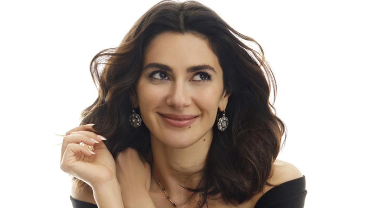 Nesrin Cavadzade'den Uraz Kaygılaroğlu'na doğum günü öpücüğü