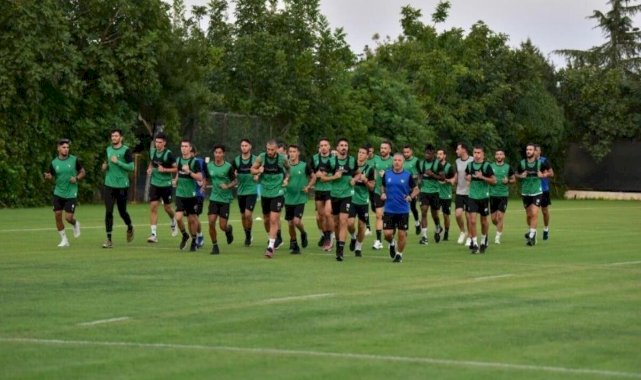 Denizlispor'a icraya gelen memurlar çay içip geri döndü