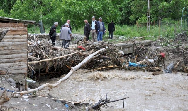 Fahrettin Koca: Amasya'da selde kaybolan 2 kişinin de cansız bedenine ulaşıldı
