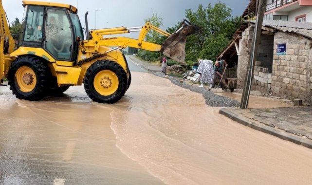 Kayseri'de sel istinaf duvarını yıktı