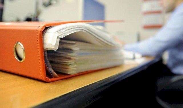 Mülakat sınavında doktoralı adayı, lisans mezunu kurul üyesi elemiş