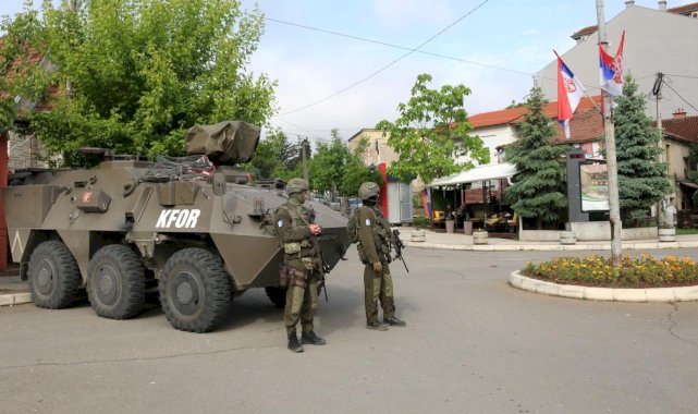 NATO, Kosova'nın kuzeyindeki Zveçan'da birliklerini arttırdı