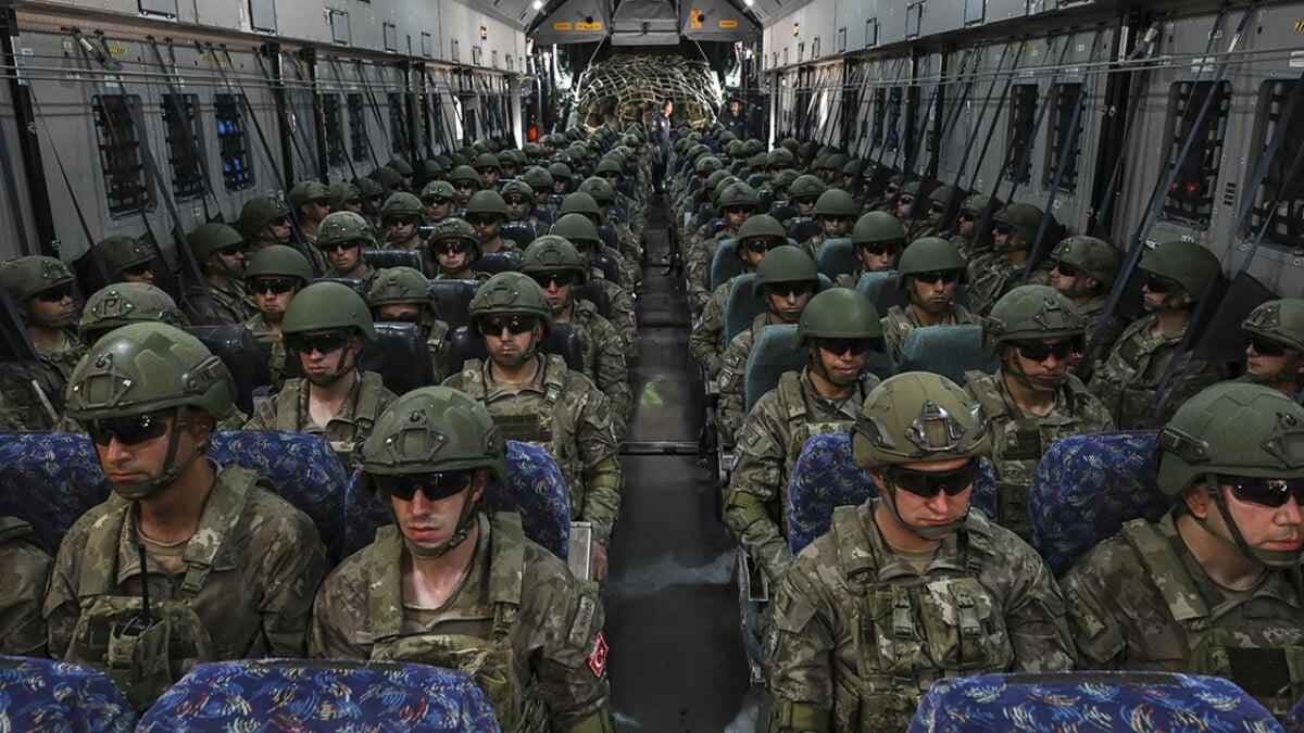 Türk askerinin Kosova&#039;ya intikali dünya basınında