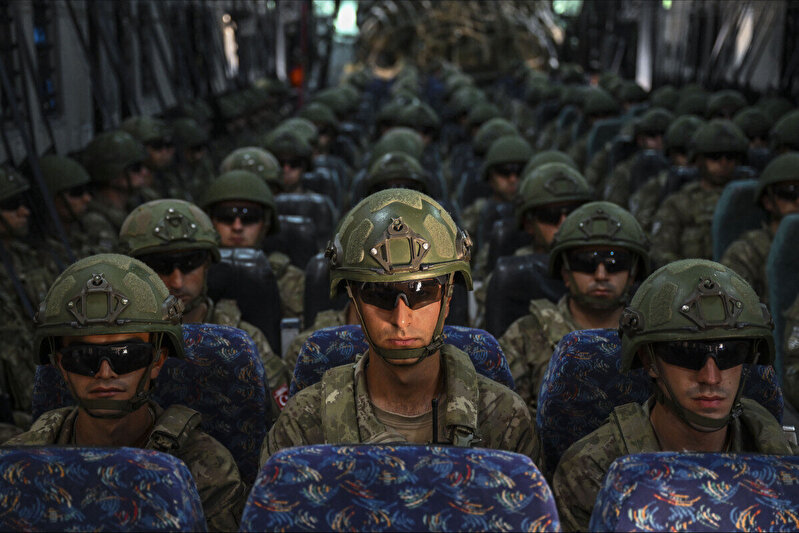 Türk askerinin Kosova'ya intikali gözleri Türkiye'ye çevirdi