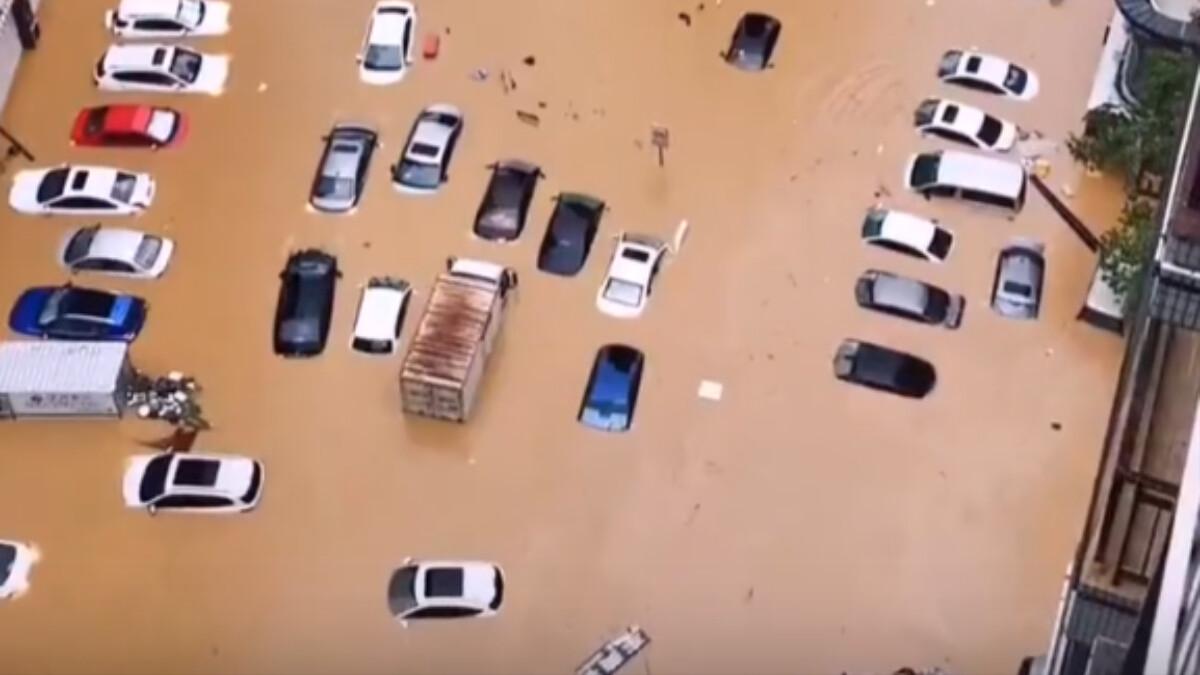 Çin&#039;de Doksuri Tayfunu, selleri ve su baskınlarını tetikledi