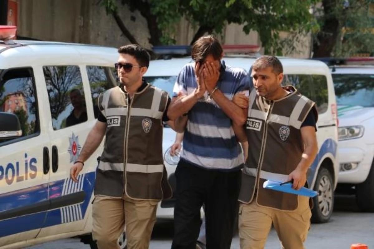 Eskişehir&#039;de Minibüsüne Bağladığı Atı Koşturan Şahıs Gözaltına Alındı