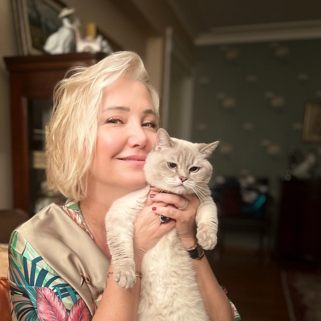 Hükümet karşıtı söylemleri ile bilinen Berna Laçin bu kez de tuvalet kağıdına gelen zamlara tepki gösterdi