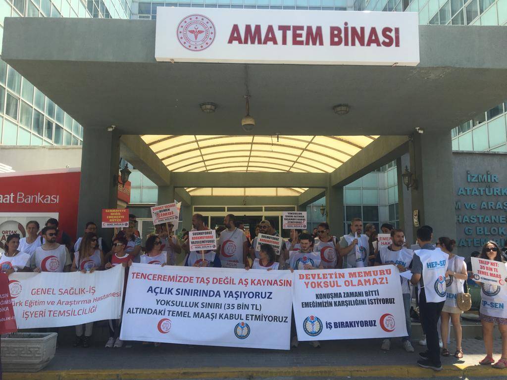 İş Bırakan Sağlık Çalışanlarından Mesaj: “Devletin Memuru Yoksul Olamaz!”