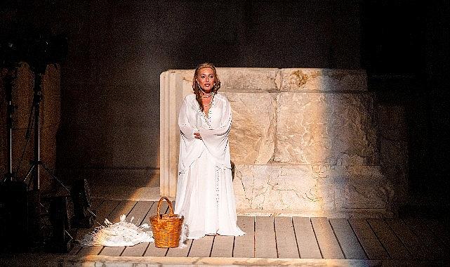 İş Sanat Antik Sahne &quot;Ben Anadolu&quot; ile Şehrinize Geliyor..