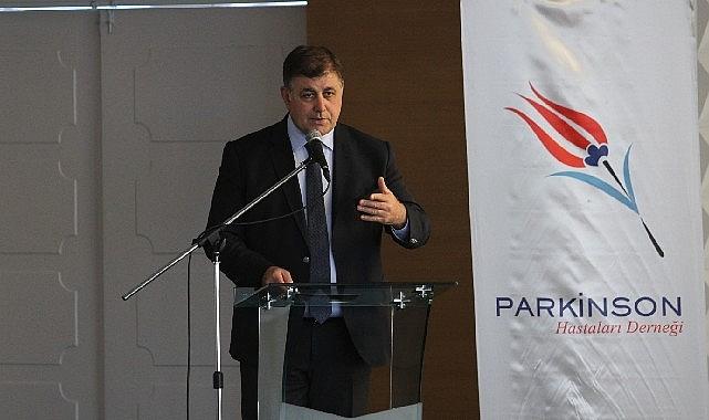 Karşıyaka Belediyesi&#039;nin kursları hayatabağlıyor