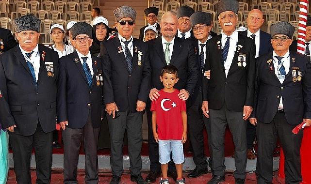Kıbrıs Gazisi Menemenliler Barış ve Özgürlük Bayramı&#039;nda Kıbrıs&#039;ta