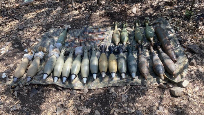 Mehmetçik bölücü terör örgütüne ait çok sayıda mühimmat ve silah ele geçirdi