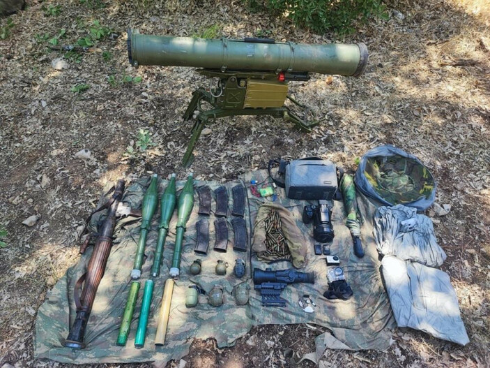 Mehmetçik bölücü terör örgütüne ait çok sayıda mühimmat ve silah ele geçirdi