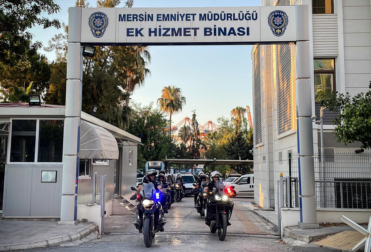 Operasyon üzerine operasyon! Bu kez Mersin'de 350 polis katıldığı şafak operasyonu:!