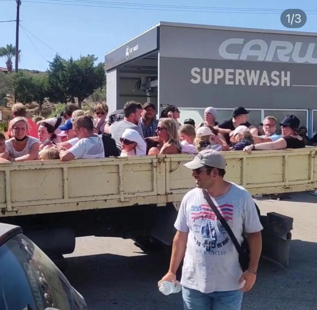 Son Dakika: Yunanistan'a ait bir yangın söndürme uçağı düştü.