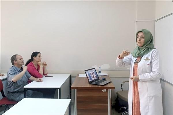 KAYMEK’ten sağlık çalışanlarına işaret dili kursu