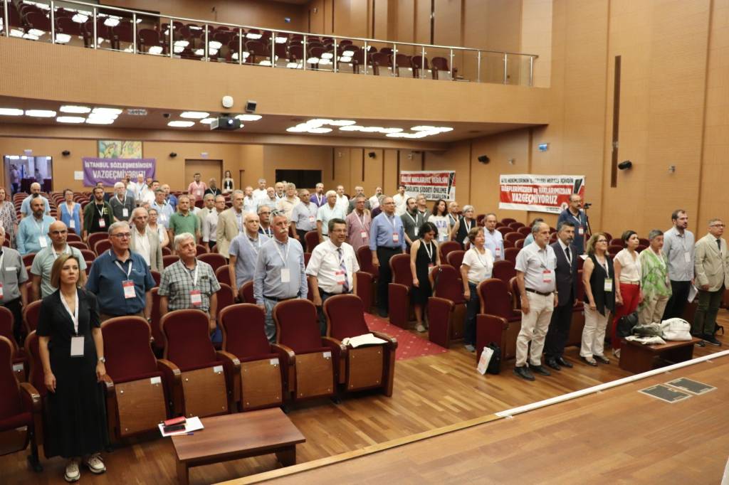 TTB 75. Büyük Kongre’de “Hekim Emeğinin Değersizleşmesini Kabul Etmiyoruz!” Mesajı!