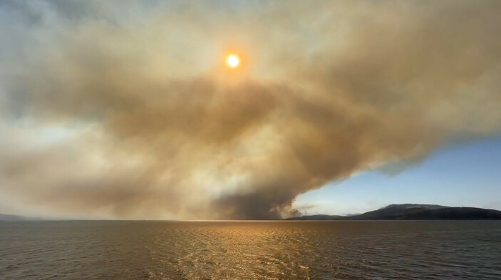 Yunanistan'da orman yangını: Askeri üssün cephaneliği patladı