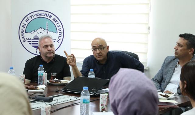 AK Parti Kayseri Milletvekili Cıngı, Matematik Kampı’nı ziyaret etti