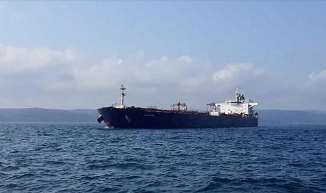 Arızalanan tanker çekildi! İstanbul Boğazı yeniden gemi trafiğine açıldı