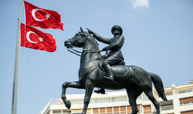 Başkan Soyer: “Hayaletler düzenini delip geçeceğiz”