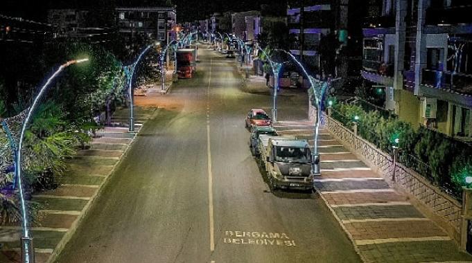 Bergama'da yollar yenileniyor, halk refaha kavuşuyor
