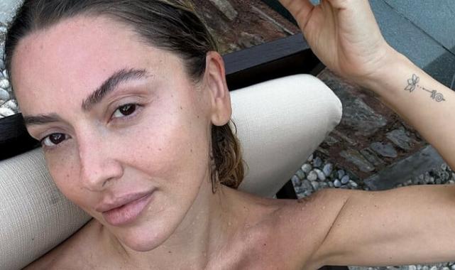 Bornozlu fotoğrafını paylaştı! Hadise'den Mehmet Dinçerler'e yeni gönderme: 'Vaktini boşa harcama'