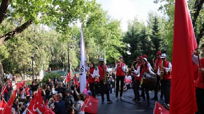 Çankaya Belediyesi, 30 Ağustos Zafer Bayramı'nın 101. Yılını Çankaya'nın dört bir yanında bando gösterileri ve konserlerle kutlayacak.