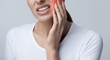 Diş ağrısına karşı mucize gibi karışım! Bir çay kaşığı yetiyor...