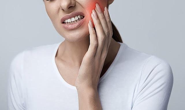 Diş ağrısına karşı mucize gibi karışım! Bir çay kaşığı yetiyor...