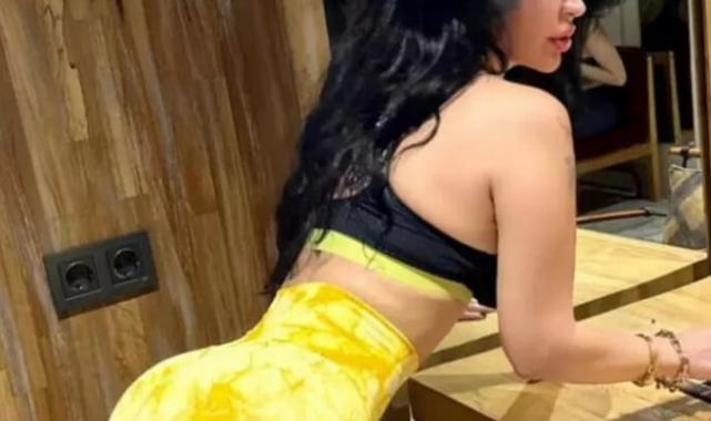 Ebru Polat kalça pozu verdi! Gören, "Kalça estetiği mi yaptırdın?" dedi! O kare sosyal medyayı salladı