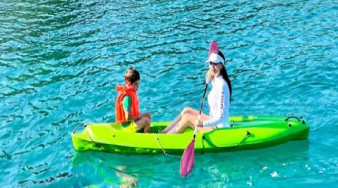 Fahriye Evcen'in oğlu Karan ile kano yaptı