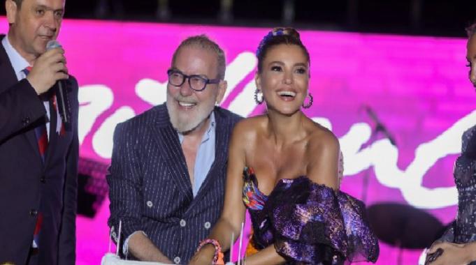 Gülben Ergen'e çifte doğum günü kutlaması