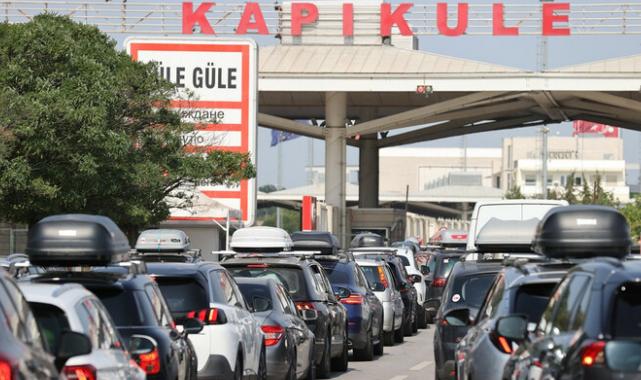 Gurbetçilerin hüzünlü dönüş yolculuğu: Sevinerek geliyoruz, üzülerek gidiyoruz