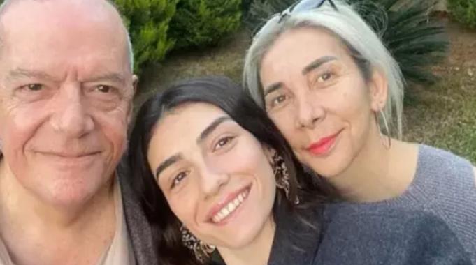 Hazar Ergüçlü’nün babası hayatını kaybetti