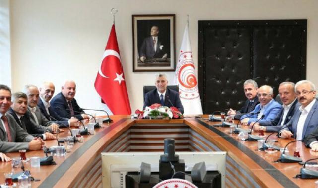 İş dünyasına göre faiz artışı ile ortodoks politikalara dönüldü