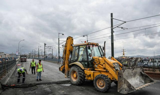 İstanbul'da Galata Köprüsü'ndeki bakım çalışması trafiği aksattı