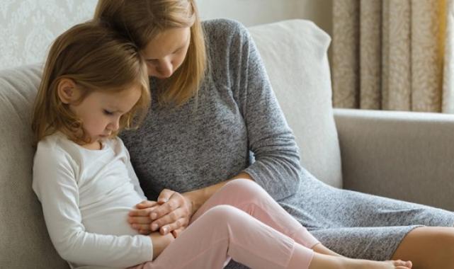 Karın ağrısı her 4 çocuktan 1'inde görülüyor