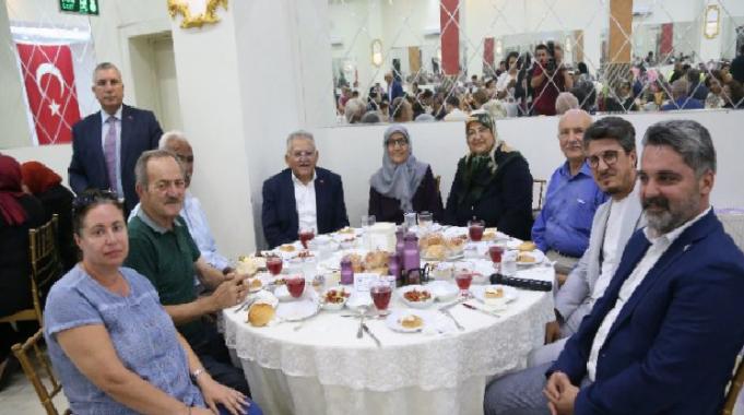 Kayseri protokolü şehit aileleriyle buluştu