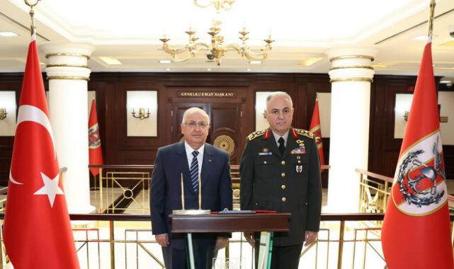 Komuta kademesi, Milli Savunma Bakanı Yaşar Güler'i ziyaret etti