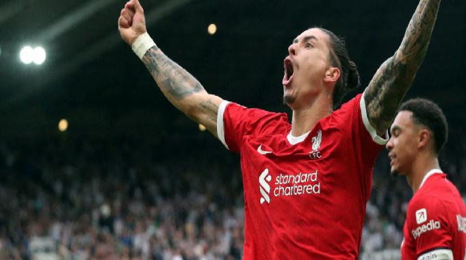 Liverpool, 10 kişi kaldığı maçta Newcastle United'ı yendi