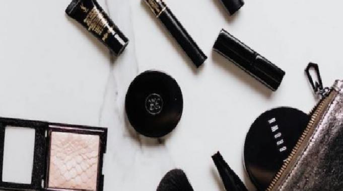 Makyaj ürünlerinde muhteşem sezon sonu indirimleri