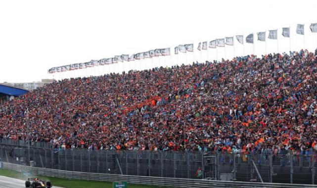 Max Verstappen, Sebastian Vettel'in rekorunu egale etti