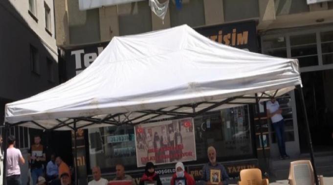 Muş’ta evlat nöbetindeki ailelerin sayısı 45 oldu